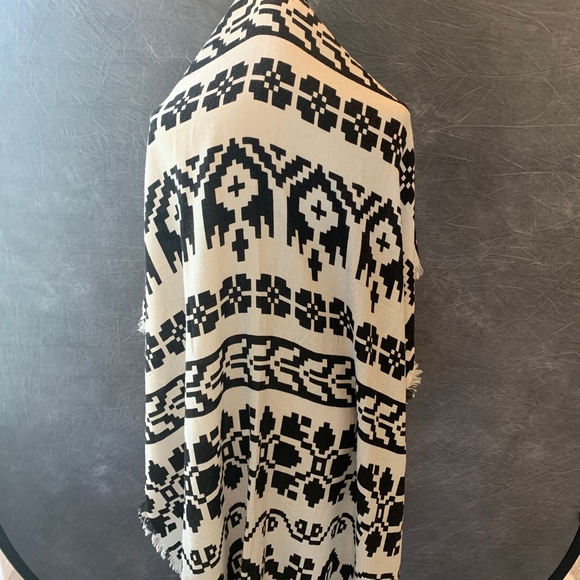 Michael Stars Folk Art Wrap - Picture 4 of 8